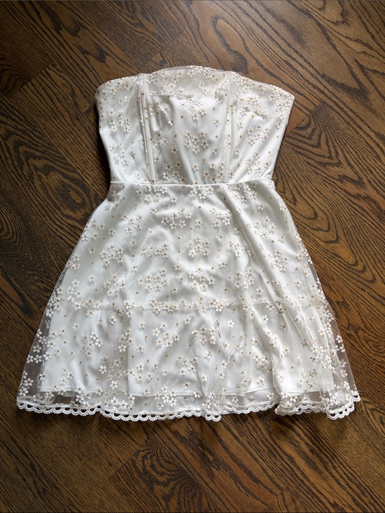 Lucy in the Sky Dresses & Skirts - Lucy in the Sky Strapless White Floral Mini Dress